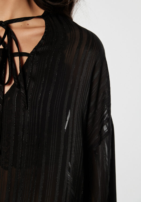 Blusa negra lúrex