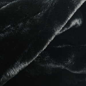Cuello pelo negro